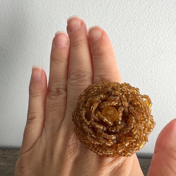 Yellow-green & brown seed bead handmade floral stretch cocktail statement rings - Picture 7 of 8